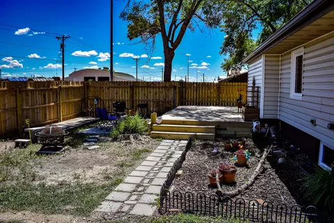 729 9th St E, Williston, ND 58801 photo 7