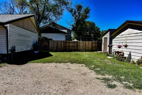 729 9th St E, Williston, ND 58801 photo 5