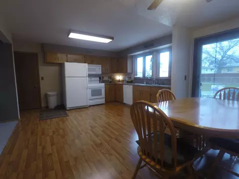 918 16th Ave W, Williston, ND 58801 photo 8