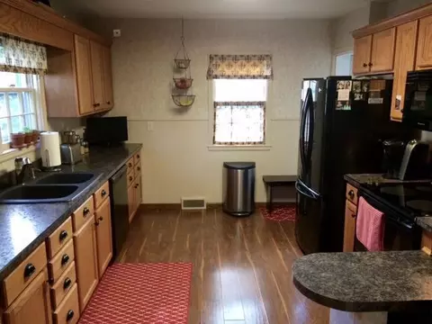 607 3rd Ave E, Williston, ND 58801 photo 5