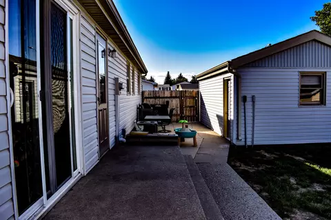 816 19th St W, Williston, ND 58801 photo 4
