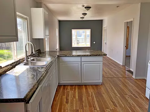 510 4th Ave W, Williston, ND 58801 photo 4