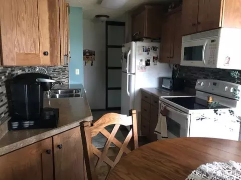 605 18th St E, Williston, ND 58801 photo 6