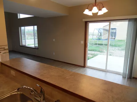 1326 23rd St E, Williston, ND 58801 photo 7