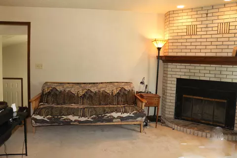 1814 14th Ave W, Williston, ND 58801 photo 4