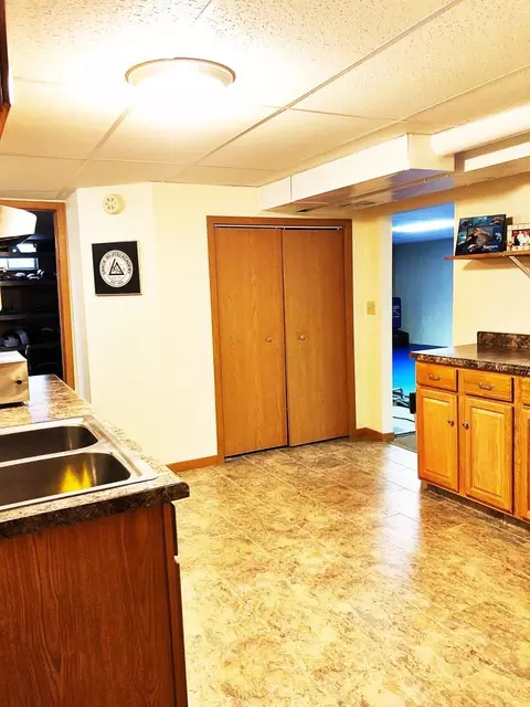 312 20th St E, Williston, ND 58801 photo 24