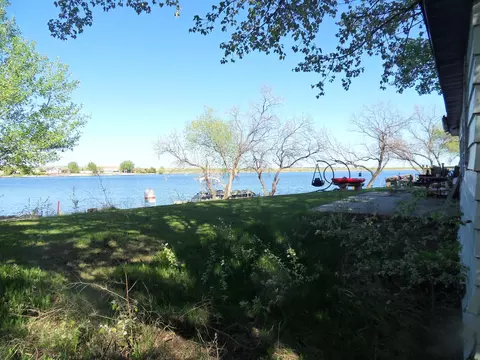 119 Blacktail Dr, Williston, ND 58801 photo 3