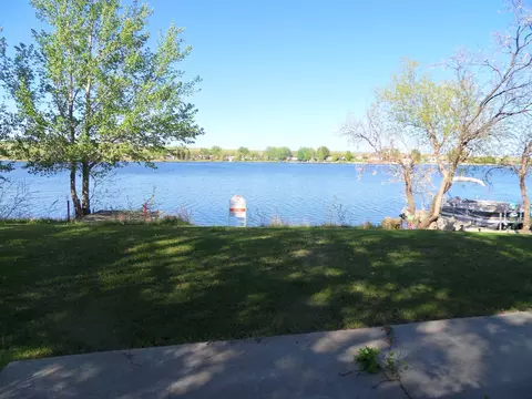 119 Blacktail Dr, Williston, ND 58801 photo 1