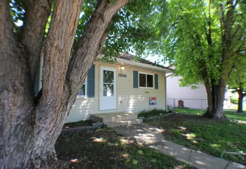 1816 28th St W, Williston, ND 58801 photo 3