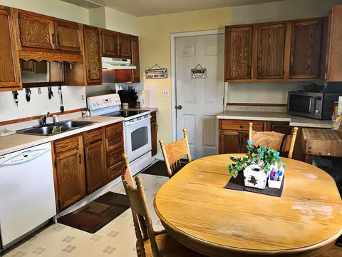1718 Hillside Ct, Williston, ND 58801 photo 10