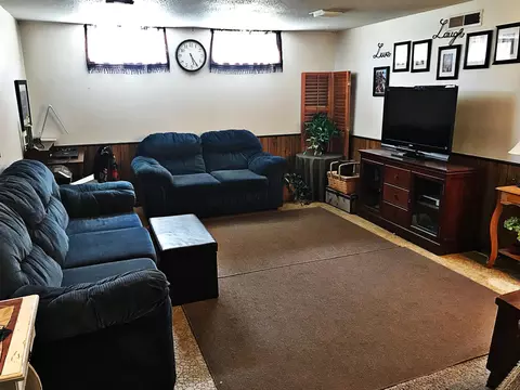 1718 Hillside Ct, Williston, ND 58801 photo 21