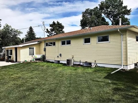 1718 Hillside Ct, Williston, ND 58801 photo 11
