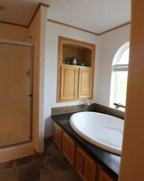 14957 Cochise St, Williston, ND 58801 photo 10