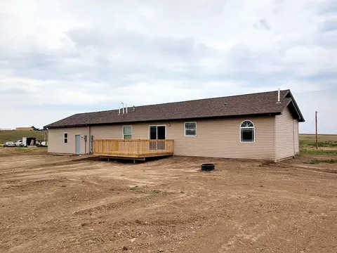 14957 Cochise St, Williston, ND 58801 photo 2