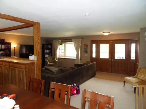 337 Rose Ln, Williston, ND 58801 photo 2