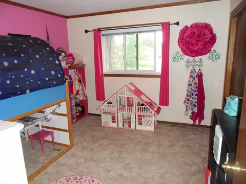 337 Rose Ln, Williston, ND 58801 photo 10