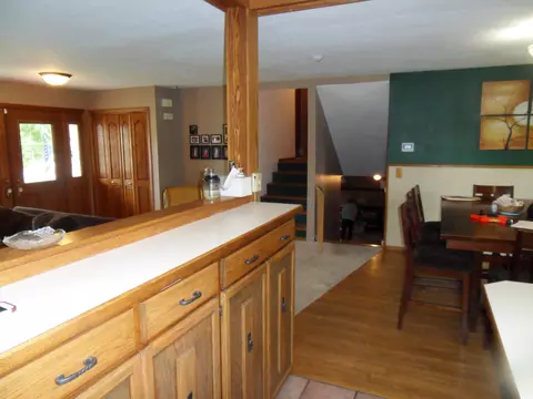 337 Rose Ln, Williston, ND 58801 photo 5