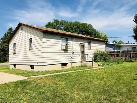 2010 1st Ave E, Williston, ND 58801 photo 4