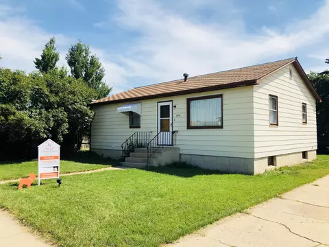 2010 1st Ave E, Williston, ND 58801 photo 1