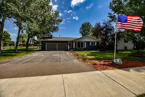 3806 University Ave, Williston, ND 58801 photo 1