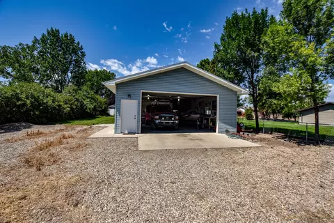 3806 University Ave, Williston, ND 58801 photo 5