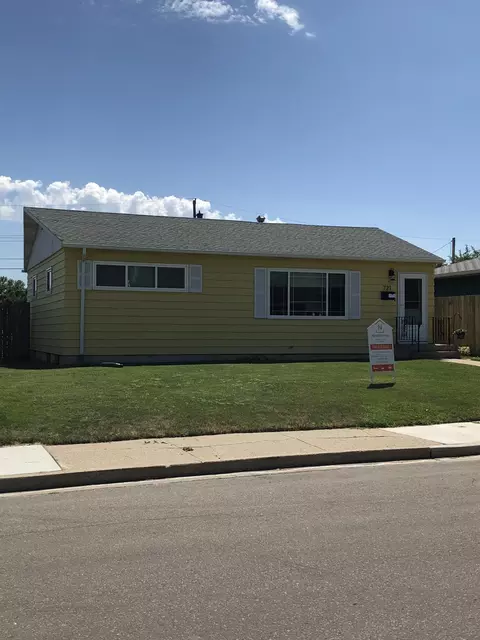 721 16th St W, Williston, ND 58801 photo 1