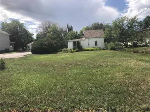 614 University Ave, Williston, ND 58801 photo 3