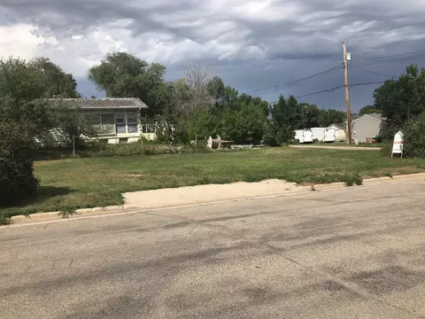 614 University Ave, Williston, ND 58801 photo 4