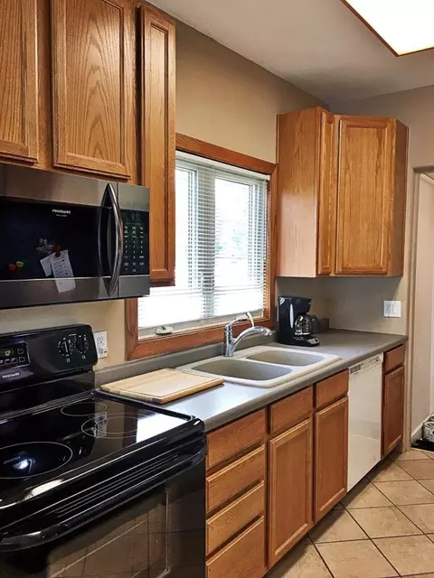 701 6th Ave W, Williston, ND 58801 photo 7