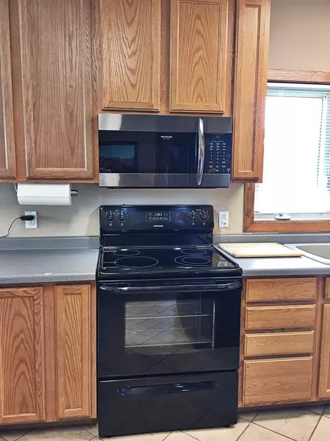 701 6th Ave W, Williston, ND 58801 photo 5
