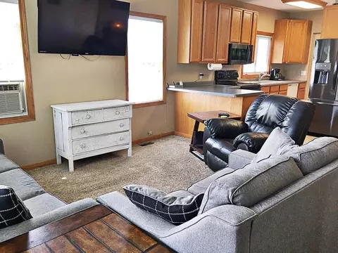 701 6th Ave W, Williston, ND 58801 photo 2