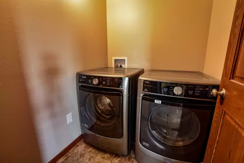 5485 Sweet Clover Ln, Williston, ND 58801 photo 16
