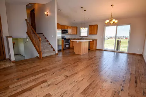 5485 Sweet Clover Ln, Williston, ND 58801 photo 5