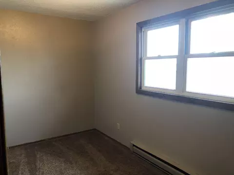 1722 30th St W, Williston, ND 58801 photo 7