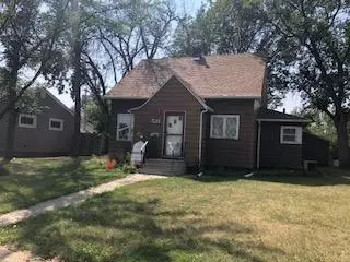 521 11th Ave W, Williston, ND 58801 photo 2