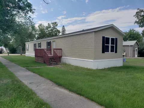402 Main St, Grenora, ND 58845 photo 1