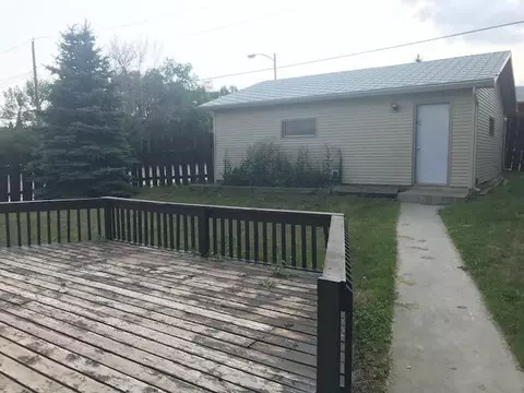 703 6th Ave E, Williston, ND 58801 photo 5