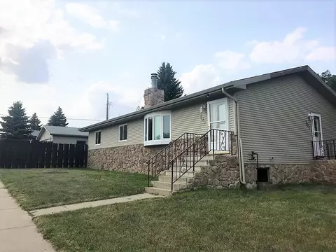 703 6th Ave E, Williston, ND 58801 photo 2