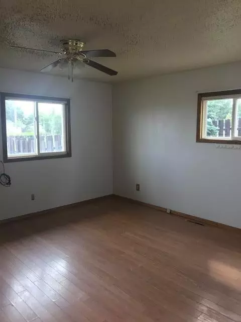 703 6th Ave E, Williston, ND 58801 photo 9