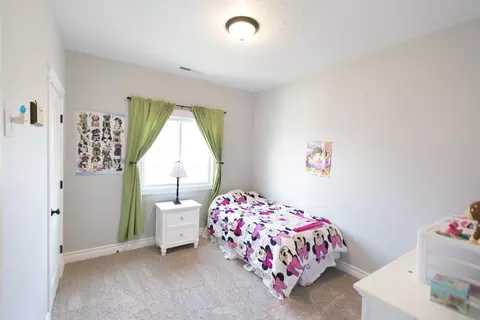 2014 25th St W, Williston, ND 58801 photo 17