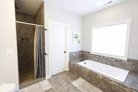 2014 25th St W, Williston, ND 58801 photo 19