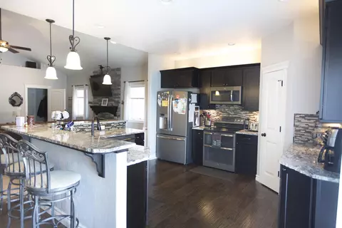 2014 25th St W, Williston, ND 58801 photo 6