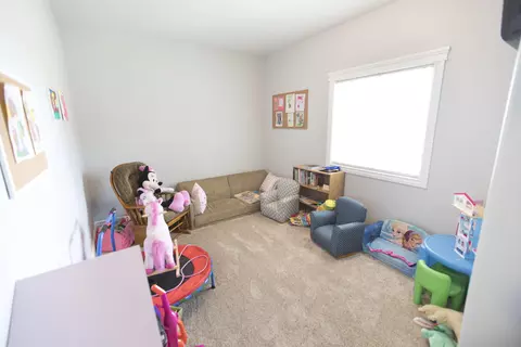 2014 25th St W, Williston, ND 58801 photo 13