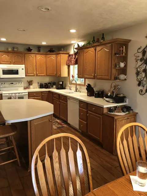2018 22nd St W, Williston, ND 58801 photo 6