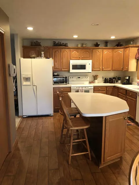 2018 22nd St W, Williston, ND 58801 photo 7