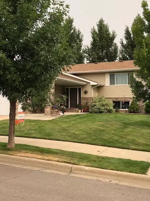 2018 22nd St W, Williston, ND 58801 photo 1