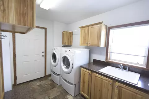 5465 Laurice Ave, Williston, ND 58801 photo 16