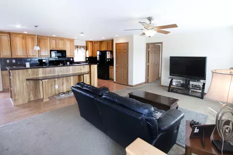5465 Laurice Ave, Williston, ND 58801 photo 1