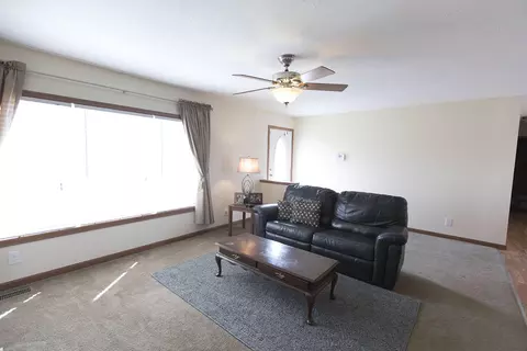 5465 Laurice Ave, Williston, ND 58801 photo 2