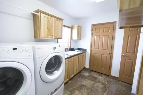 5465 Laurice Ave, Williston, ND 58801 photo 17